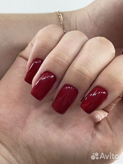 Мастер по маникюру и педикюру