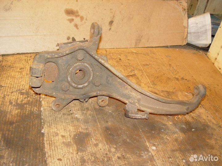 Передние поворотные кулаки Nissan armada 08г