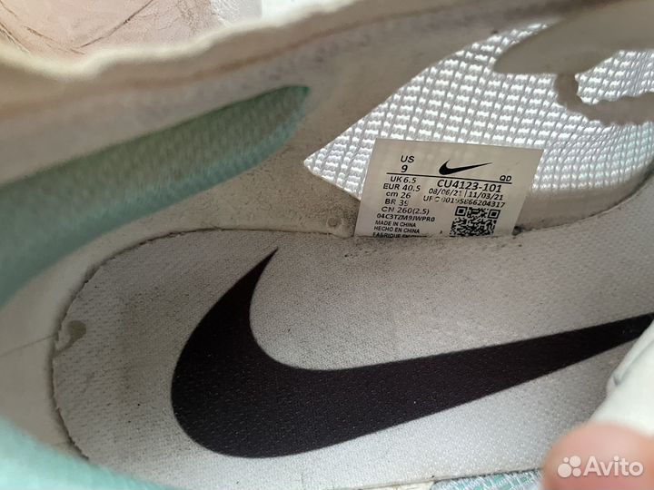 Кроссовки Nike женские