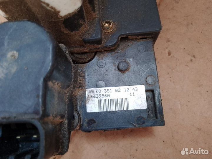 Замок двери задний правый Opel Frontera B 2.2D