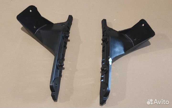 Кронштейн пер. бампера Cadillac CTS 08-14 20831753