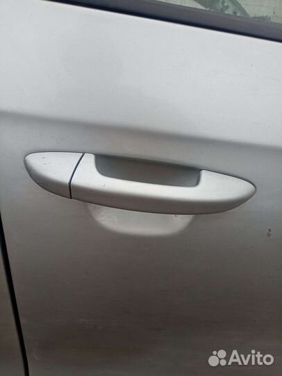Передняя правая ручка двери Volkswagen Passat B6