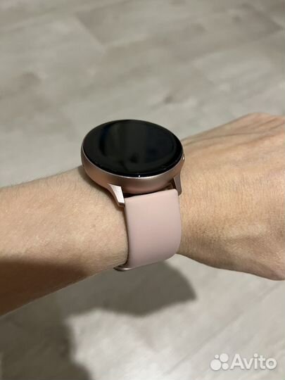 Продам часы Samsung Galaxy Watch Active2 40mm