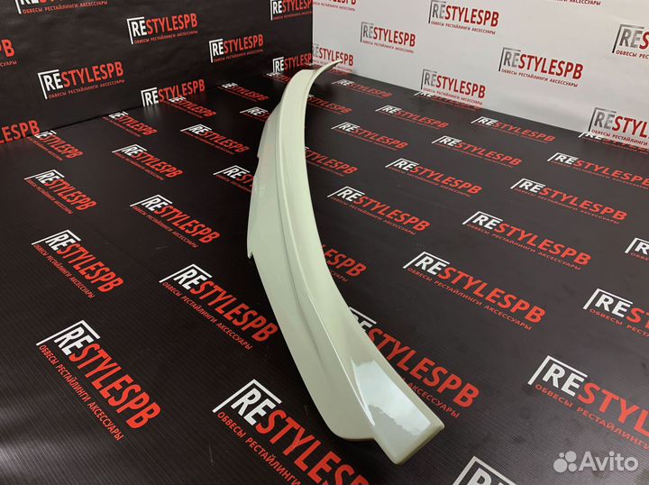 Спойлер Под стекло Lexus LX570 с16г