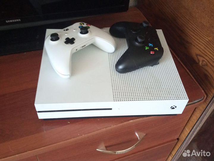 Xbox ONE S