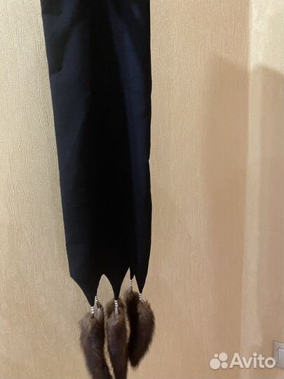 Шарф с норковыми кисточками