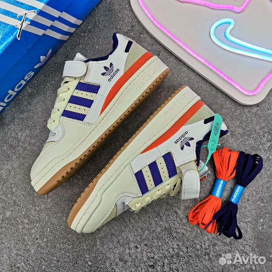 Кроссовки Adidas Новые