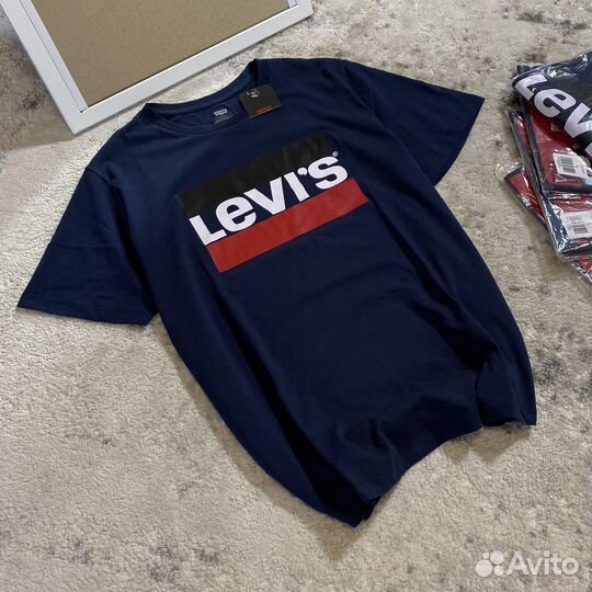 Футболка Levi's новая L