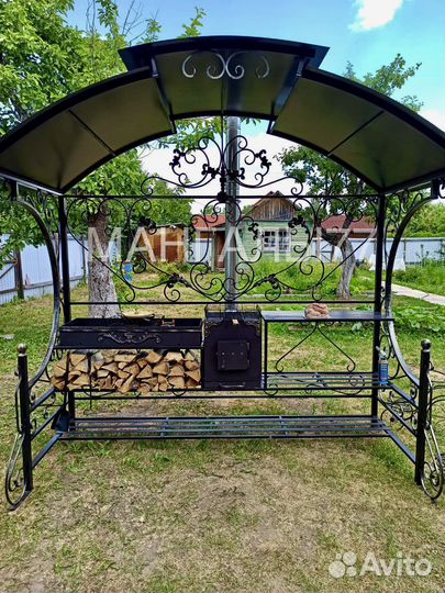 Мангал с крышей