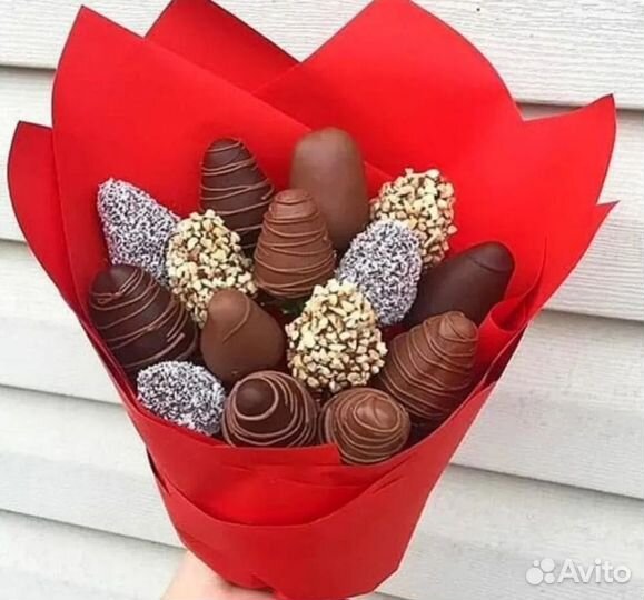 Букеты из свежей клубники в бельгийском шоколаде