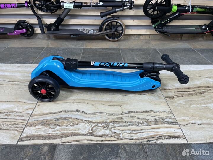 Трехколесный складной самокат