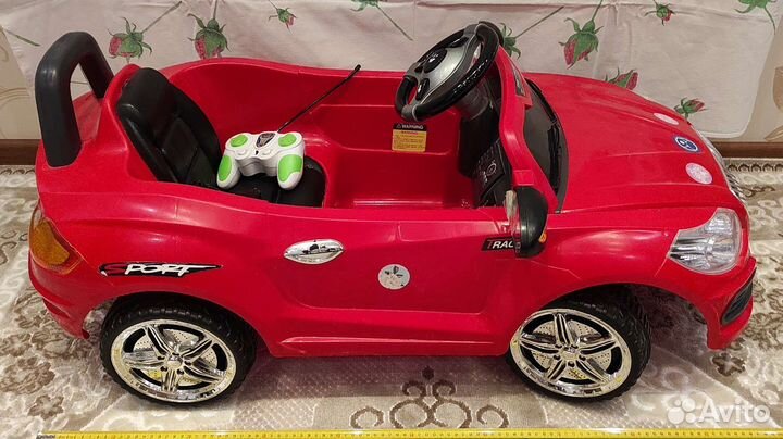 Детский электромобиль- на педале и пульте