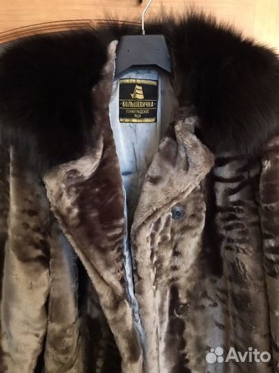 Шуба мутоновая с песцовым воротником бу