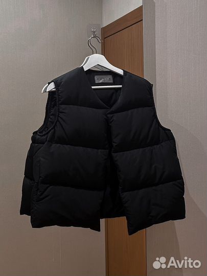 Пуховая жилетка Fable S