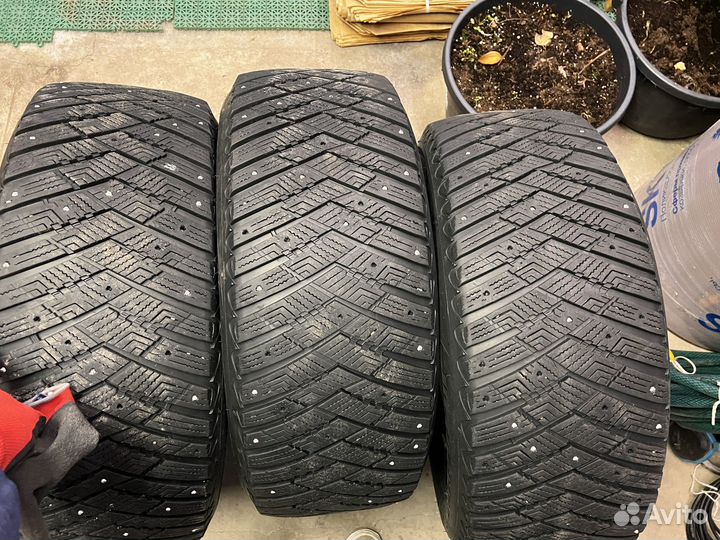 Goodyear UltraGrip Ice Arctic SUV 255/55 R19 111T