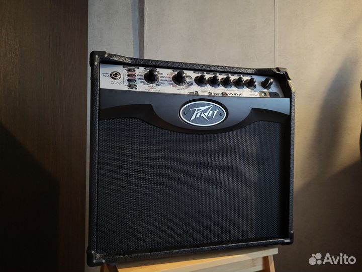 Комбоусилитель для гитар и баса Peavey Vypyr VIP 1