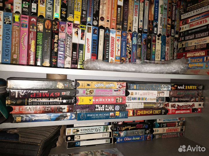 VHS Видеокассеты с фильмами + музыкальные