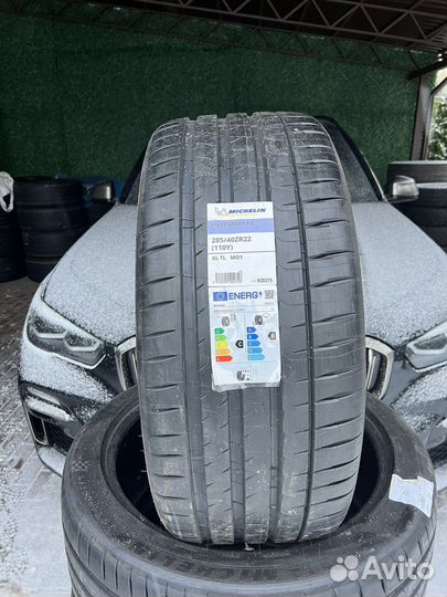 Michelin Pilot Sport 4 S 325/35 R22 и 285/40 R22 111Y