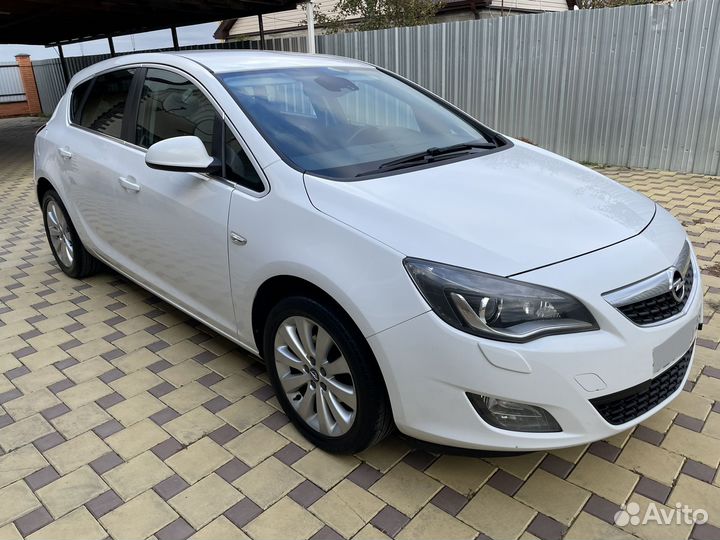 Opel Astra 1.4 AT, 2011, 100 000 км