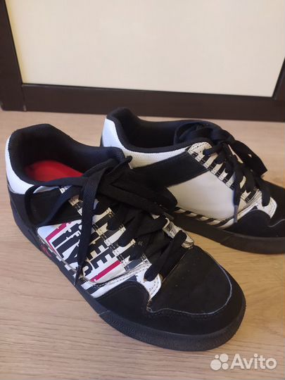 Роликовые кроссовки Heelys