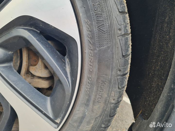 Оригинальные диски c резиной на hyundai tucson r19
