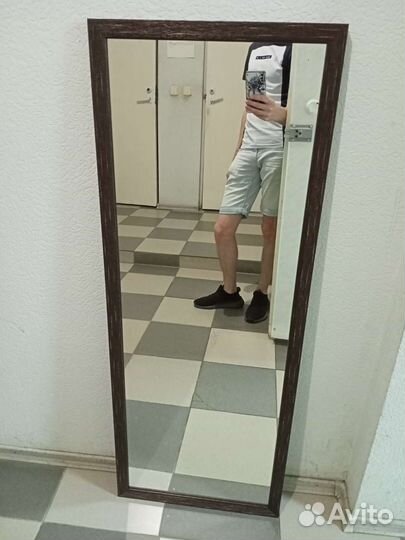Зеркало в багетной раме, цвет венге