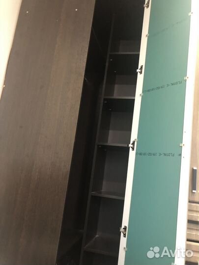 Угловой шкаф с зеркалом