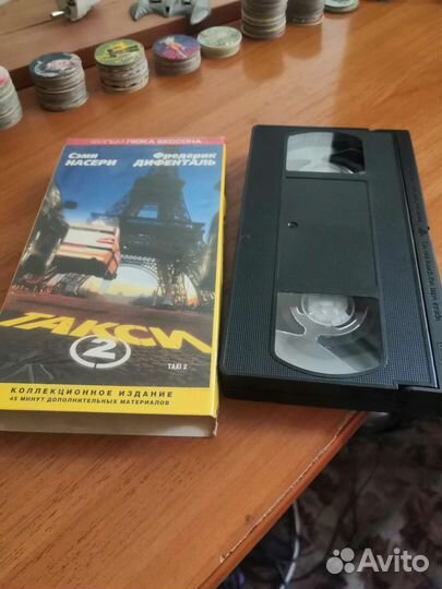 Видео магнитофон с кассетами