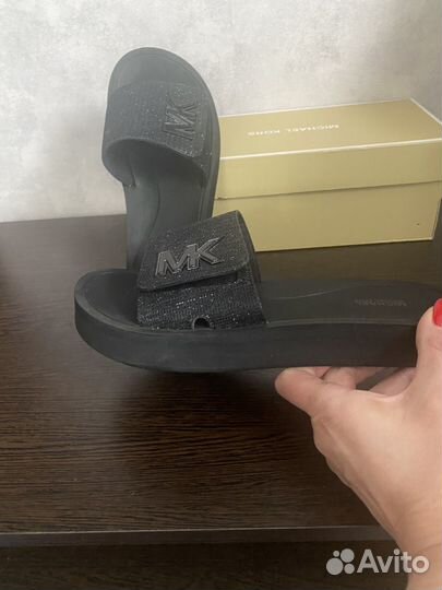 Шлёпанцы michael kors 39