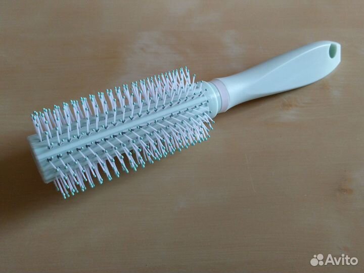 Круглая расчёска для укладки