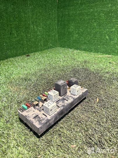 Блок предохранителей audi 80 b3