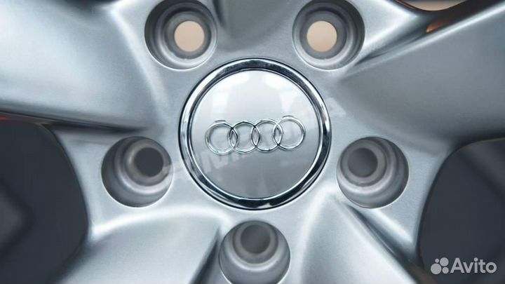 Литой диск в стиле Audi R22 5x130