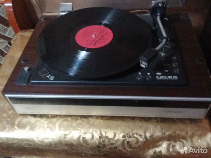 Проигрыватель винила СССР