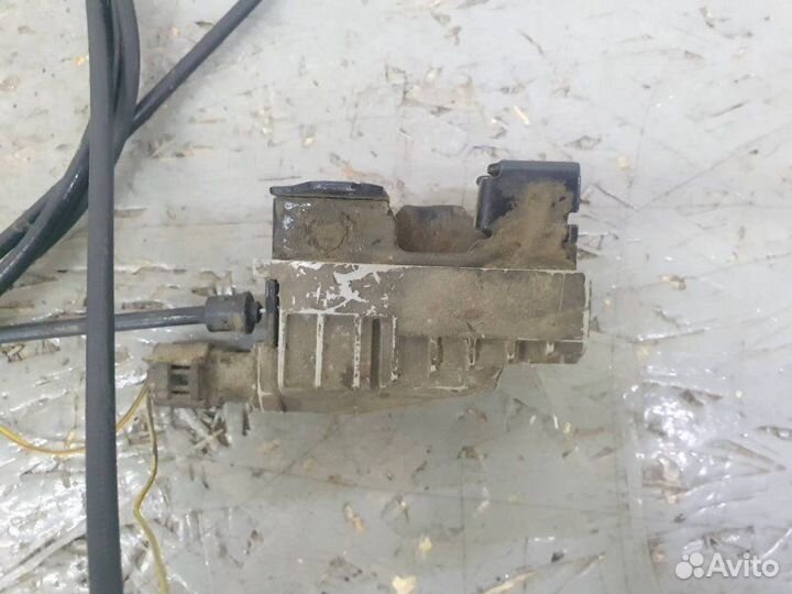 Трос замка капота Mercedes E-Class W212 2.1D 2012