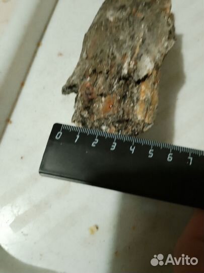 Черный сланец с включениями натурального граната