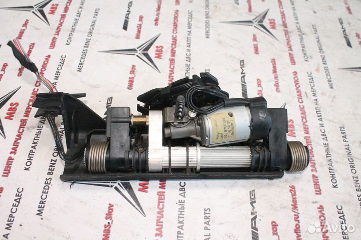 Моторчик управления подголовников W221 Mercedes