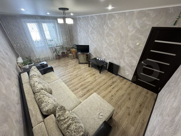 2-к. квартира, 54 м², 3/6 эт.