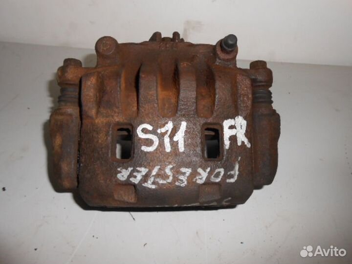 Суппорт передний правый Subaru Forester S11