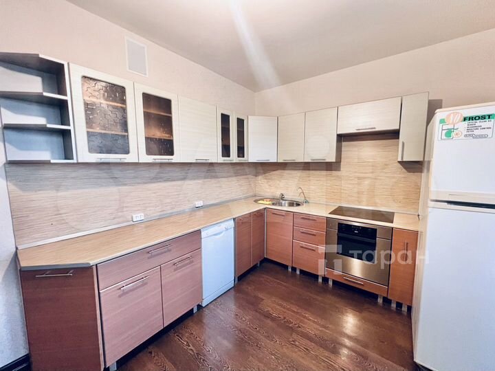 3-к. квартира, 95 м², 6/10 эт.