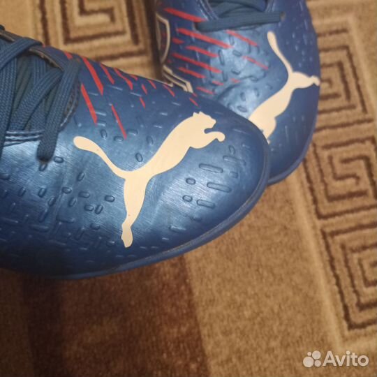 Футбольные бутсы Puma