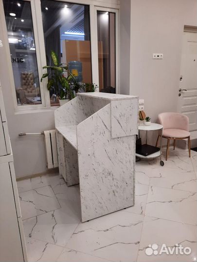 Стойка ресепшн на заказ