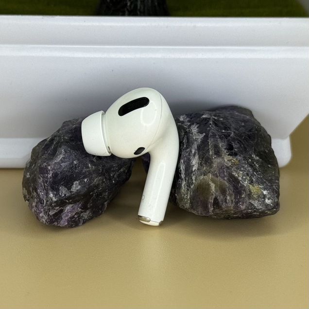 AirPods Pro правый наушник (а2083) оригинал