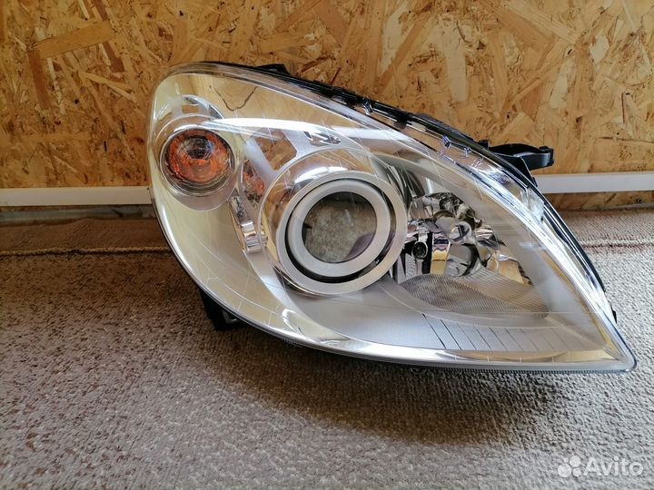 Mercedes b W245 фара правая ксенон Мерседес в245