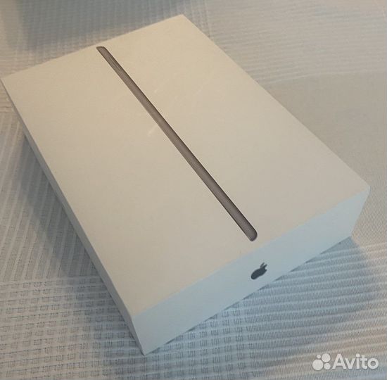 Коробка из под iPad 7 поколения