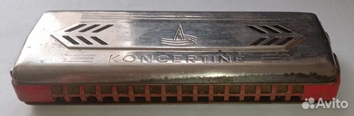Старенькая губная гармошка Koncertine