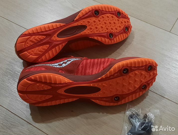 Кроссовки Saucony со съёмными шипами