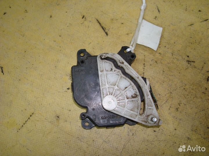 Моторчик заслонки печки Toyota Mark ii GX110