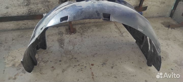 Подкрылок левый renault logan