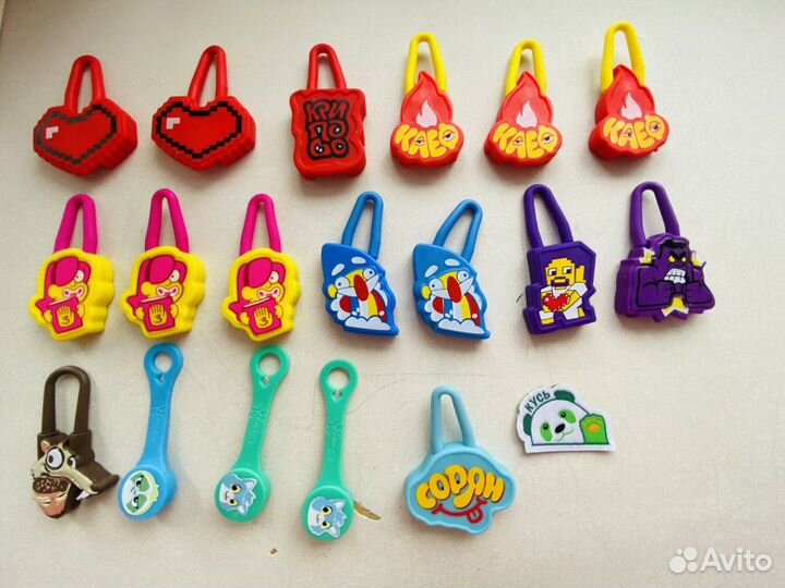 Тикеры Токеры, Скрепыши и стикерсы