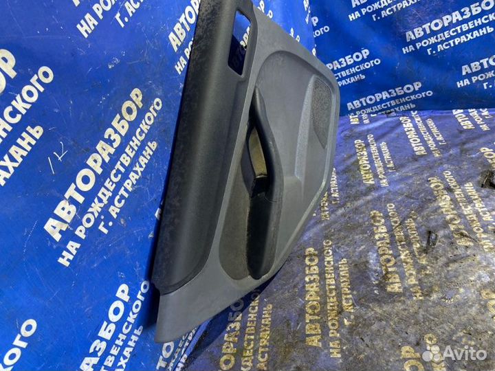 Задняя левая обшивка двери Ford Focus 2 седан 2006